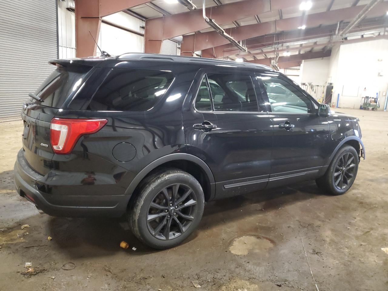 2019 Ford Explorer - Image 3
