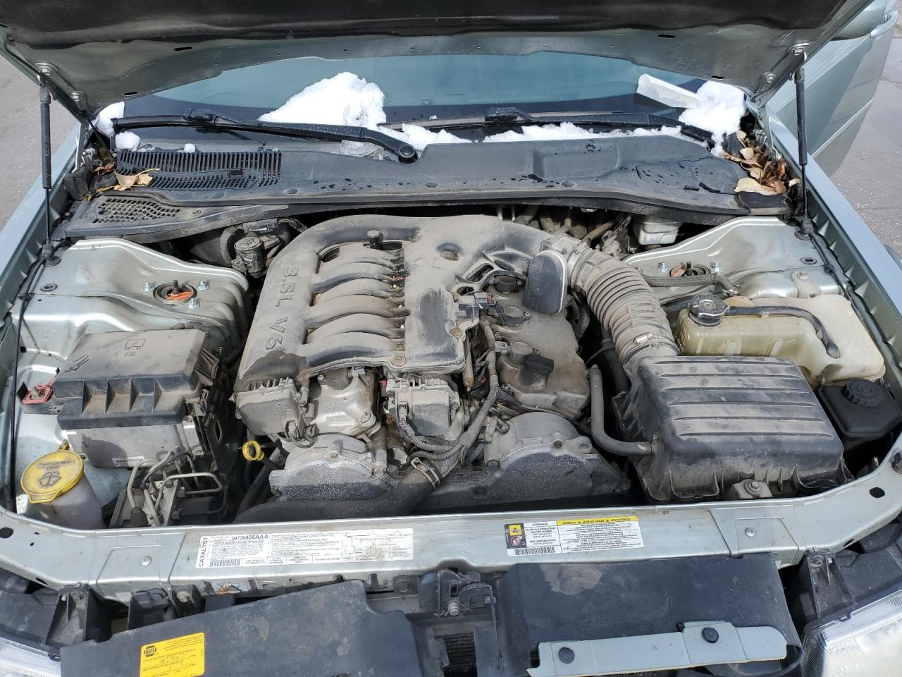 2006 Chrysler 300 - Image 11