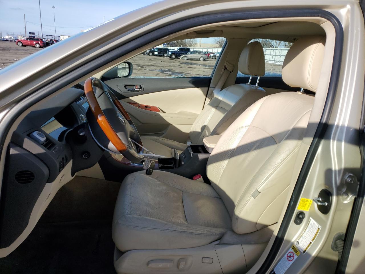 2012 Lexus ES - Image 7