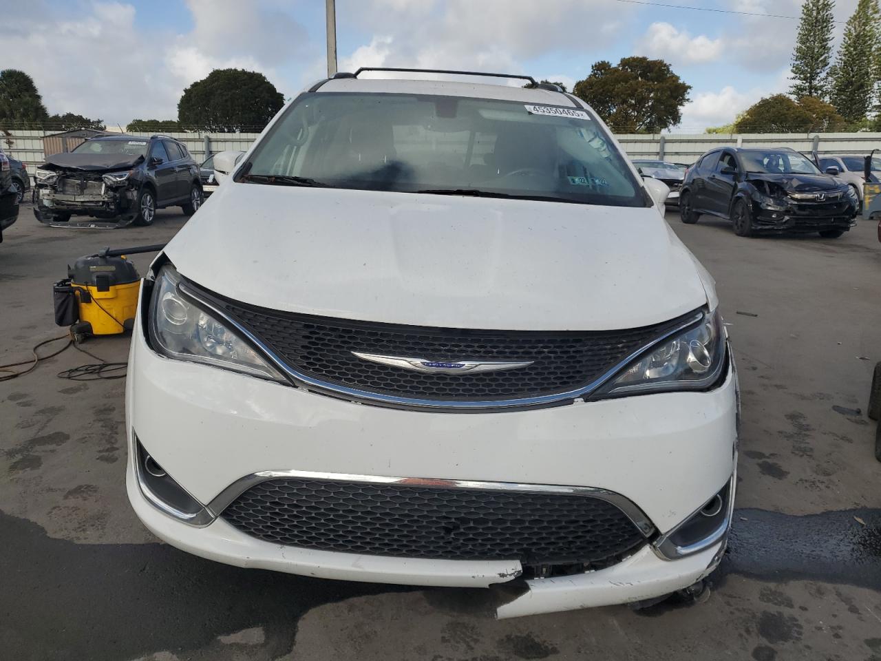 2019 Chrysler Pacifica - Image 5