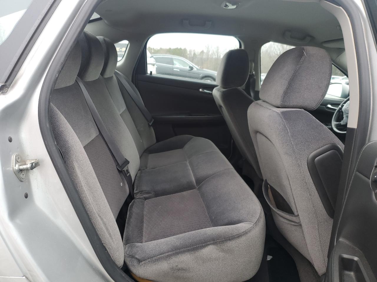 2011 Chevrolet Impala - Image 10