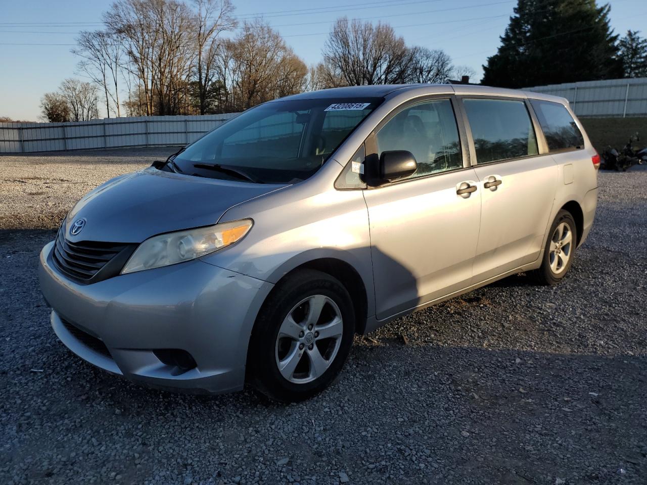 2012 Toyota Sienna - Image 1