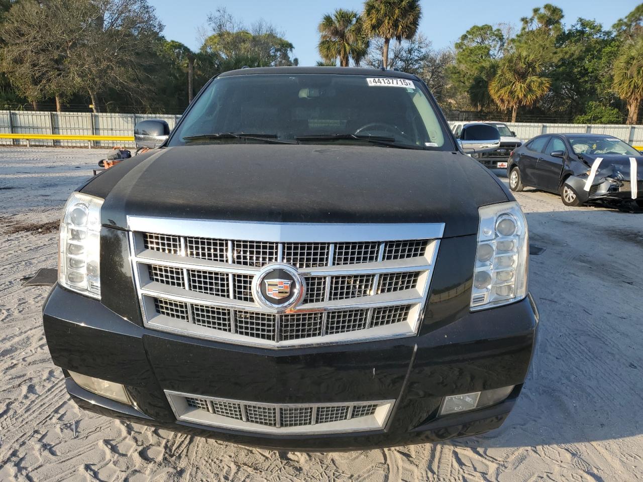 2013 Cadillac Escalade - Image 5