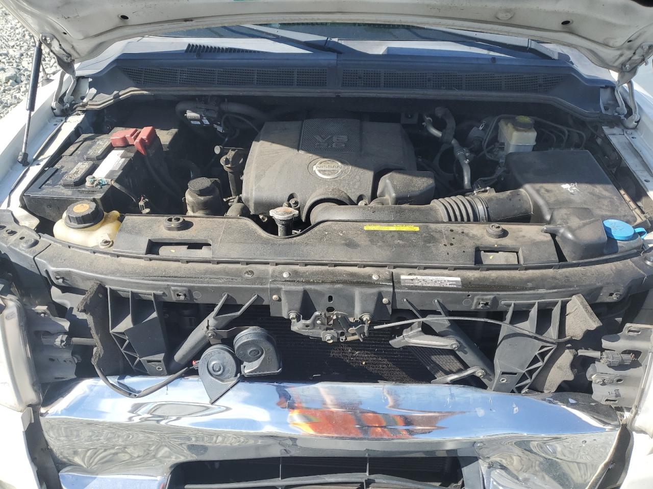 2014 Nissan Titan - Image 13