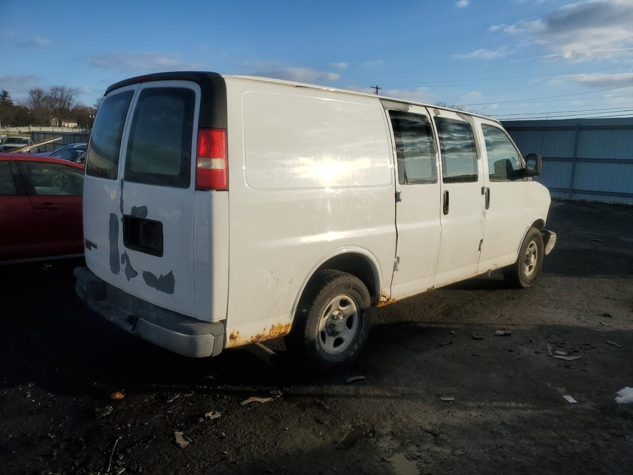 2007 Chevrolet Express - Image 3