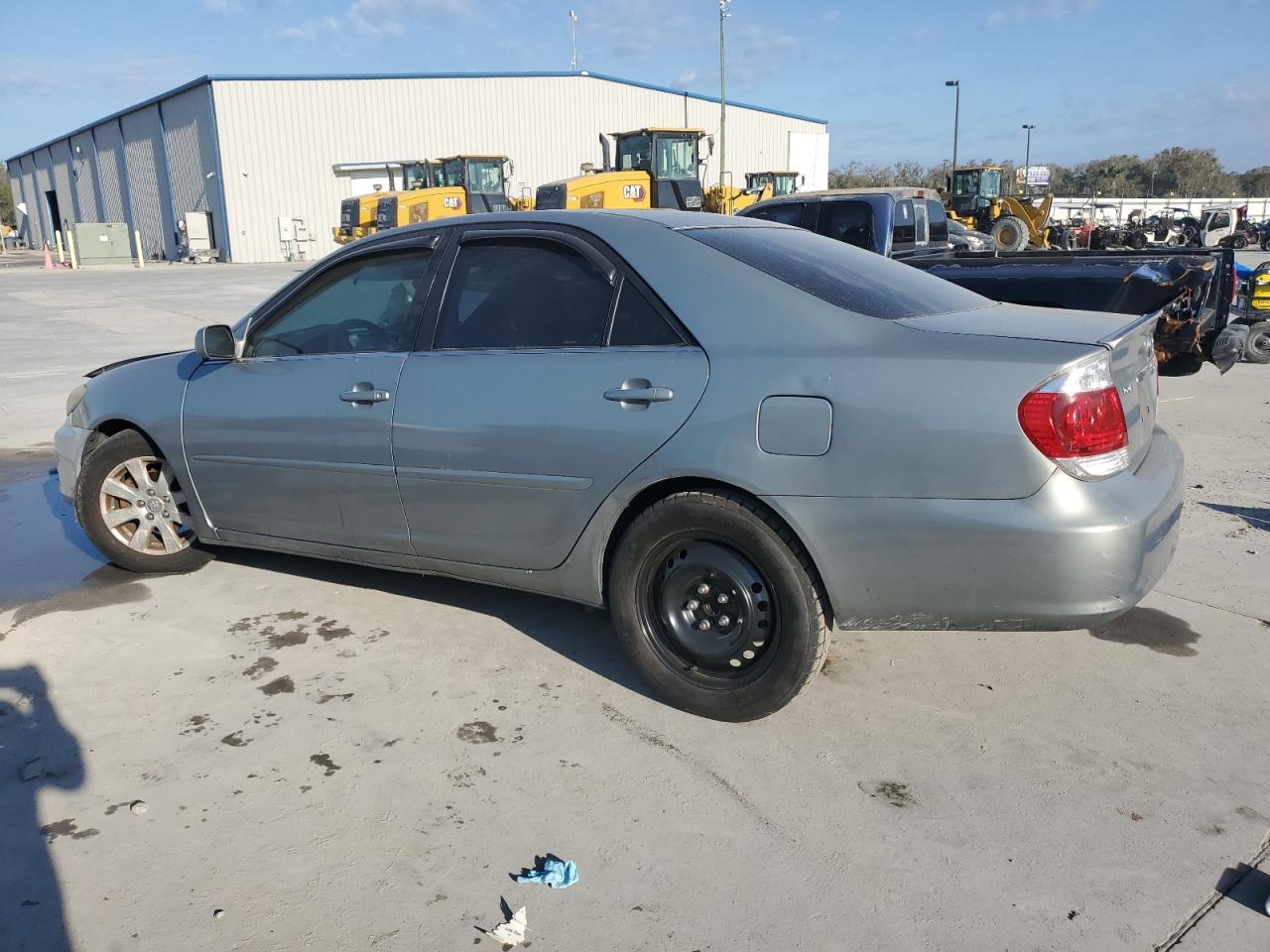 2005 Toyota Camry - Image 2
