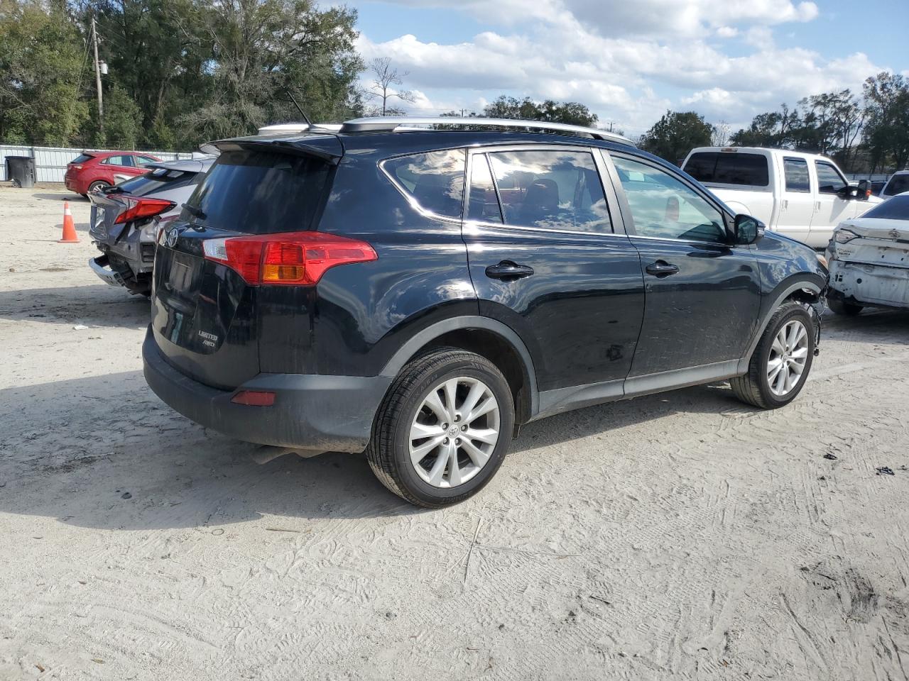 2015 Toyota RAV 4 - Image 3