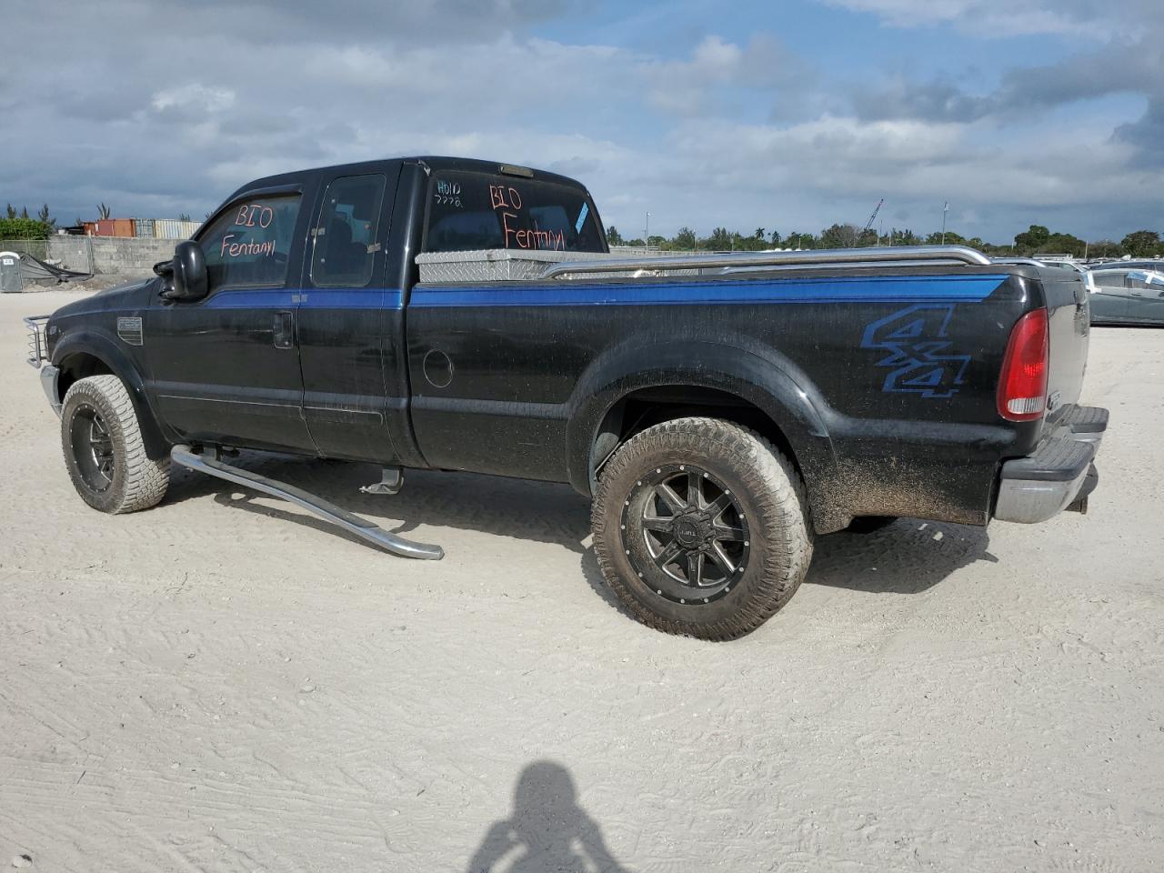 2001 Ford F250 - Image 2