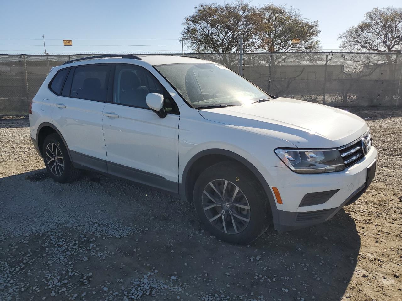 2021 Volkswagen Tiguan - Image 4