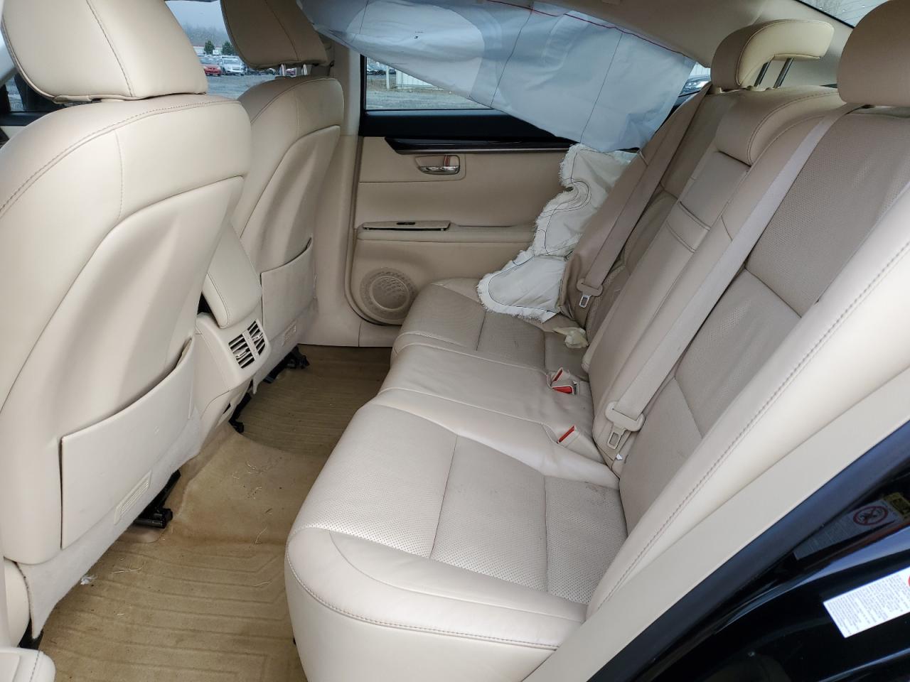 2014 Lexus ES - Image 10