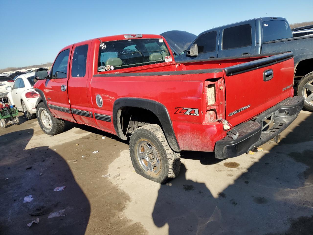 2000 Chevrolet Silverado - Image 2