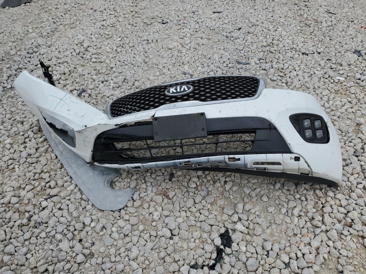 2016 Kia Sorento - Image 13