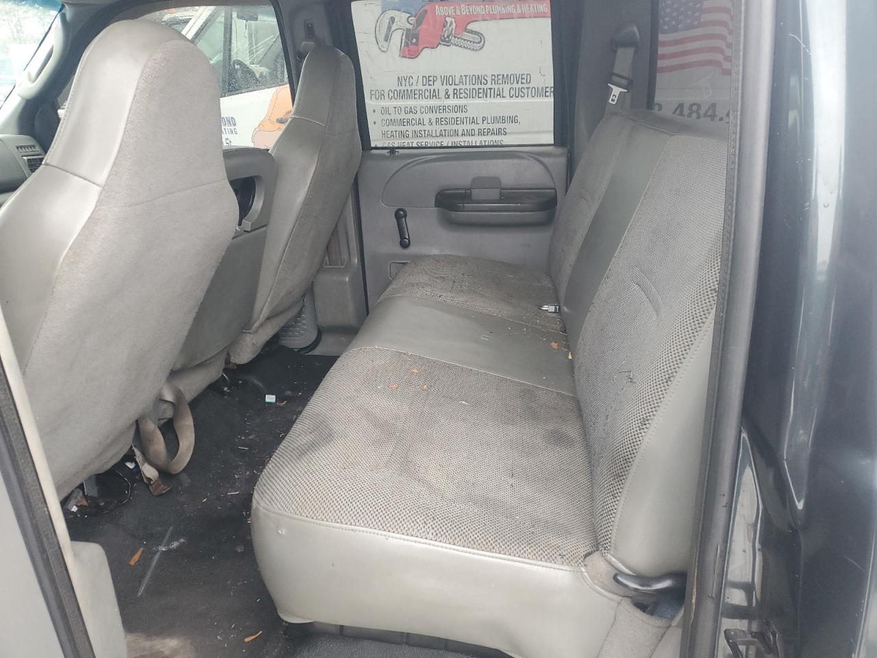 2004 Ford F350 - Image 11