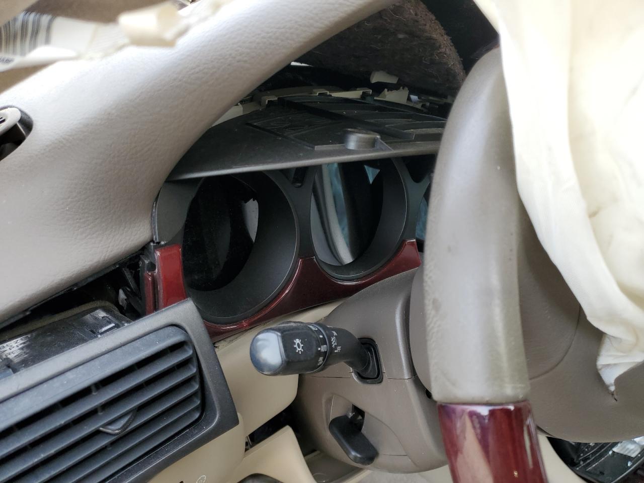 2004 Lexus ES - Image 9