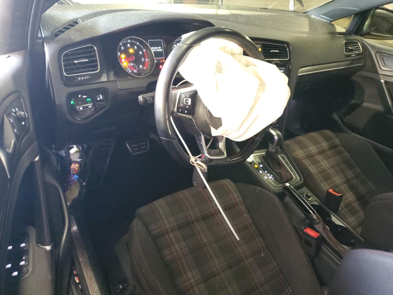 2019 Volkswagen GTI - Image 8