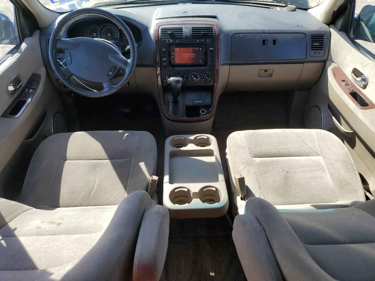 2003 Kia Sedona - Image 8