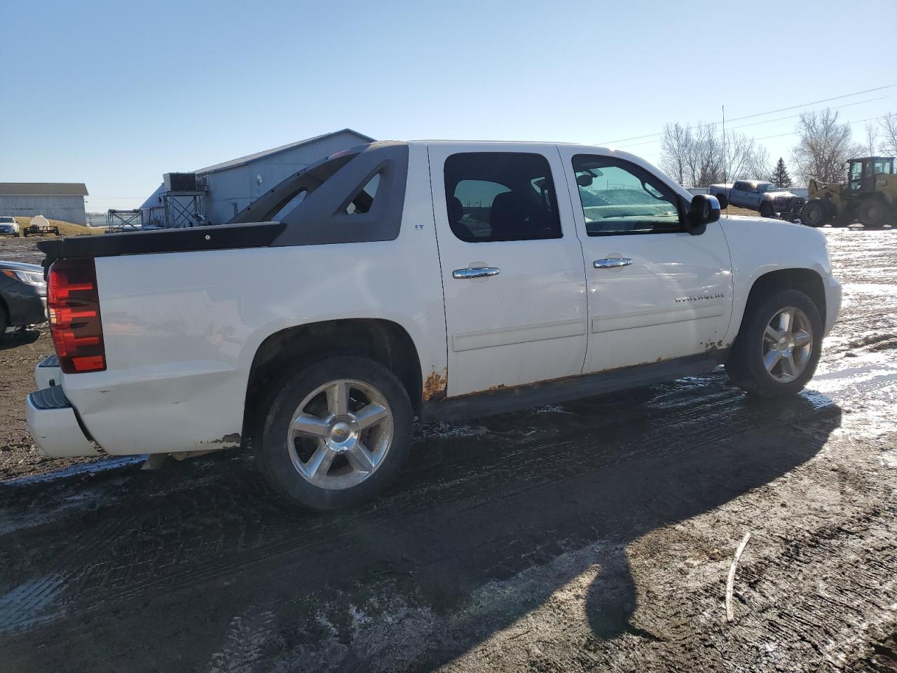 2010 Chevrolet Avalanche - Image 3