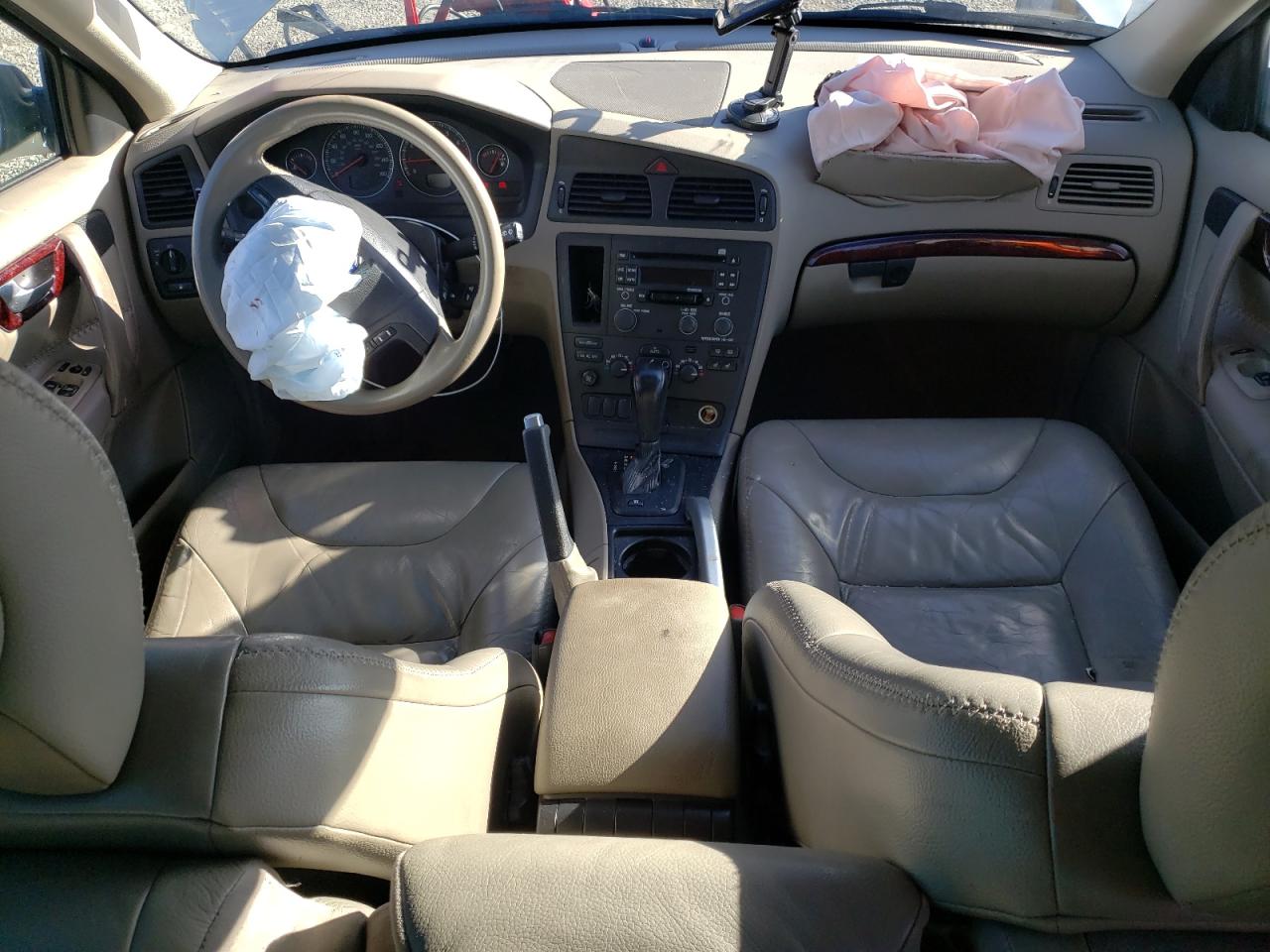 2004 Volvo XC70 - Image 8