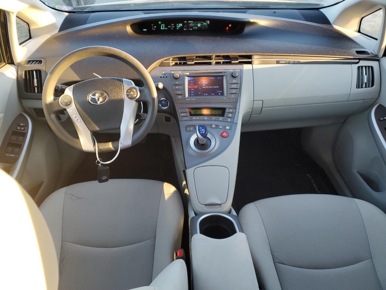2014 Toyota Prius - Image 8