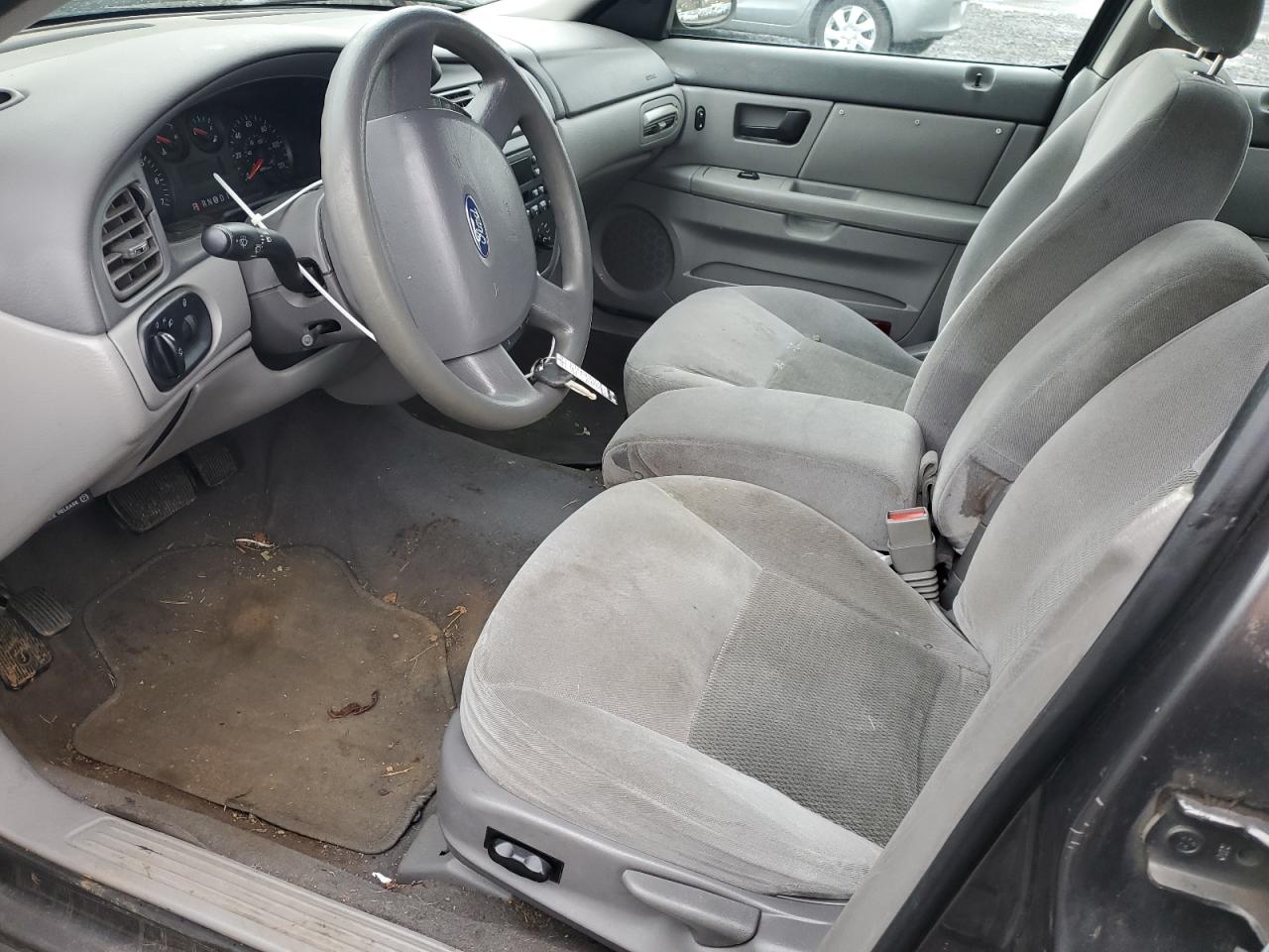2004 Ford Taurus - Image 7