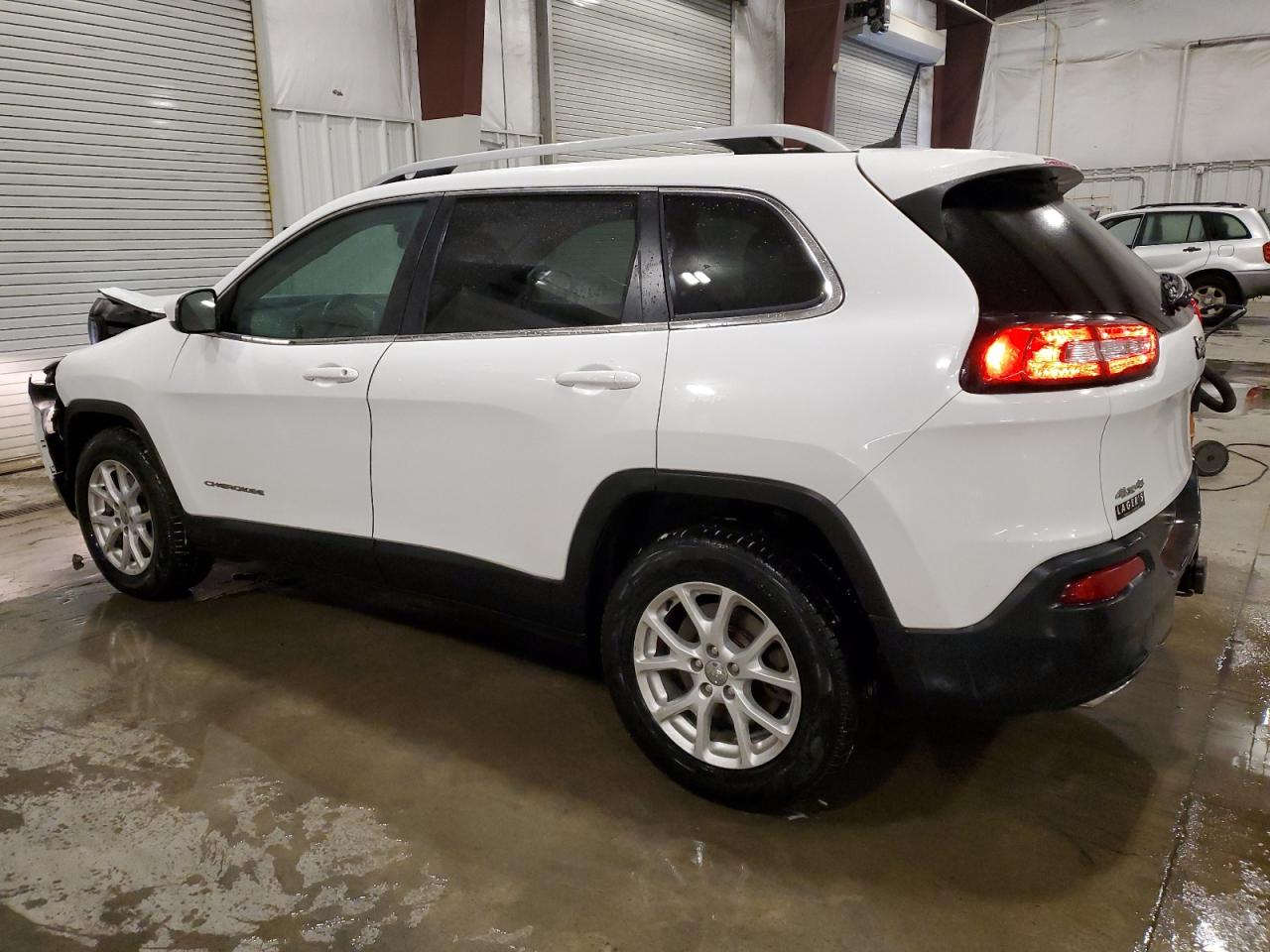 2016 Jeep Grand Cherokee - Image 2