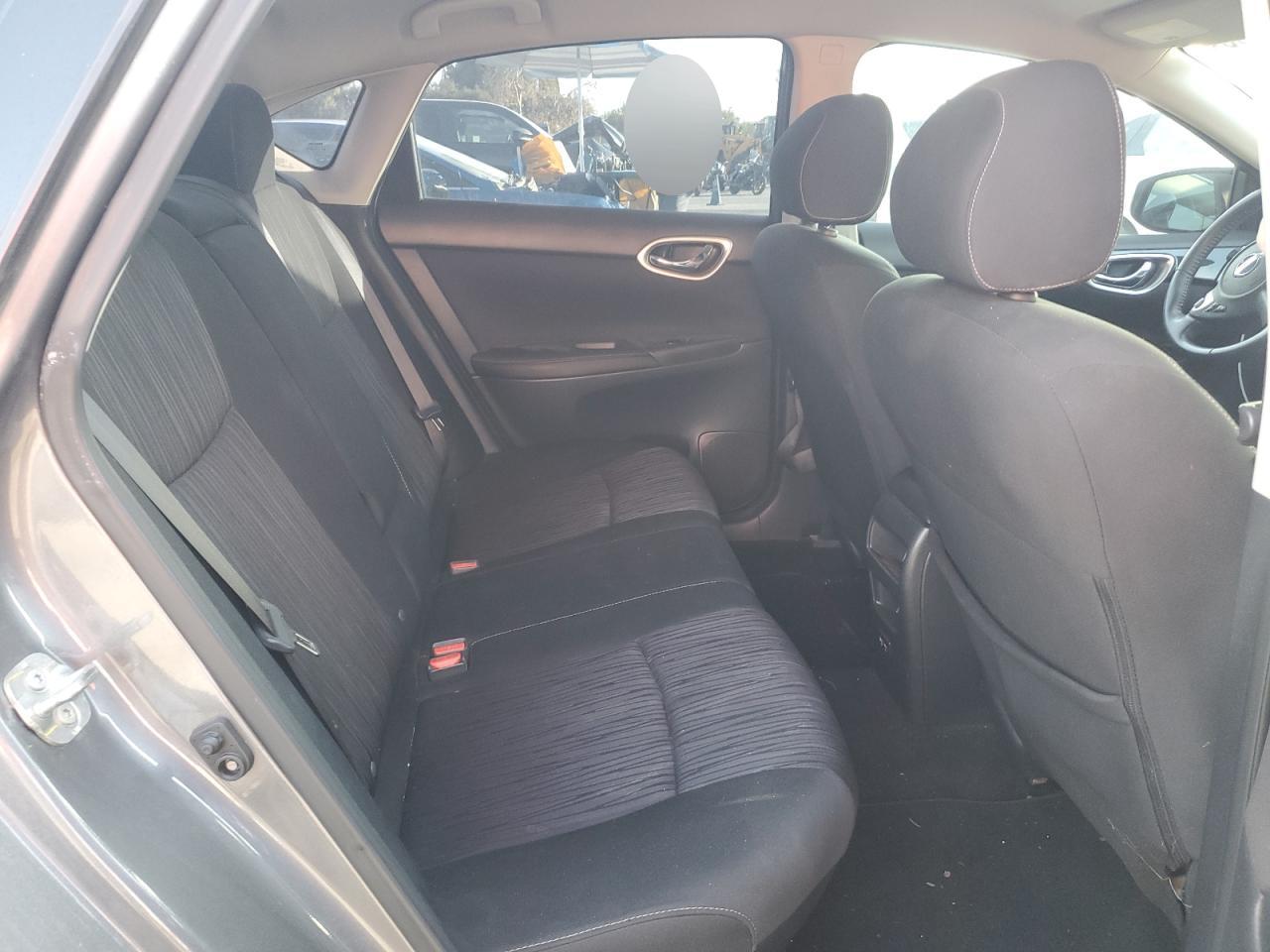 2019 Nissan Sentra - Image 10