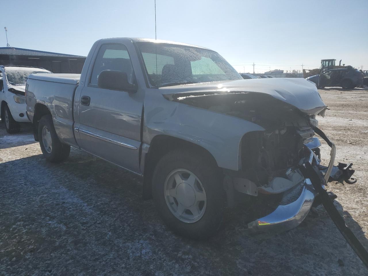 2004 GMC Sierra - Image 4