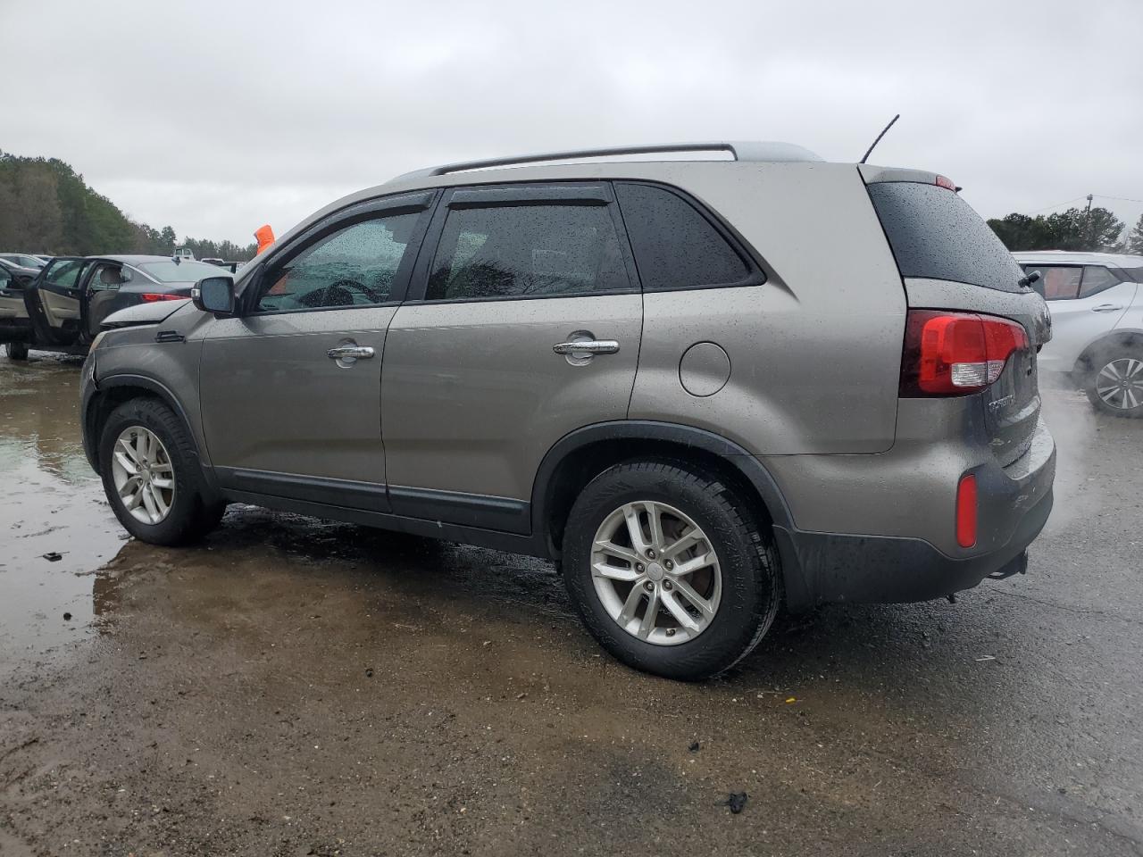 2015 Kia Sorento - Image 2