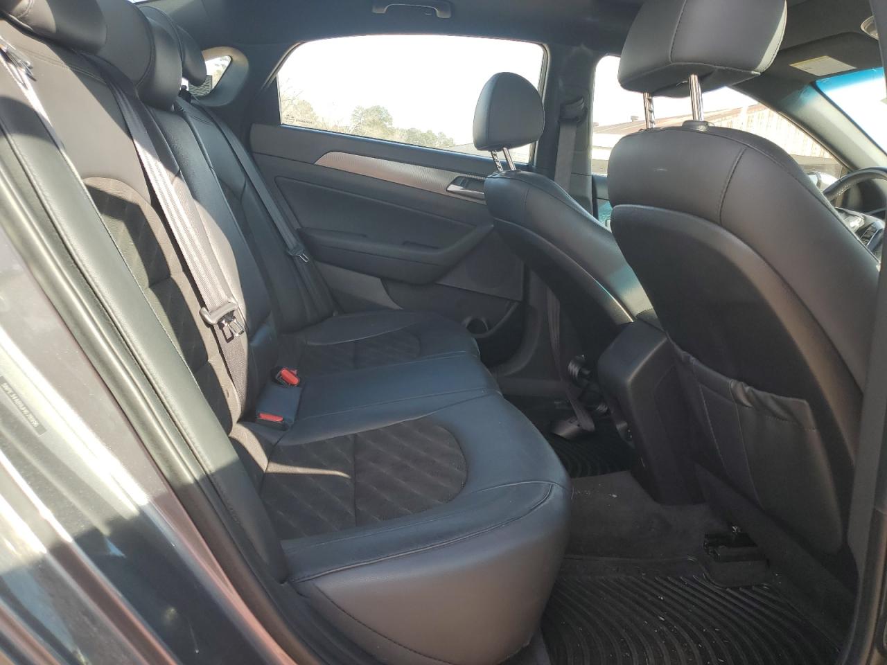 2018 Hyundai Sonata - Image 11