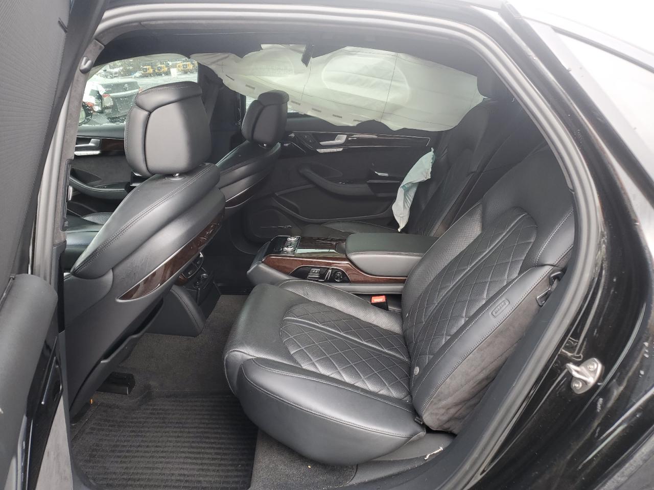 2017 Audi A8 - Image 10