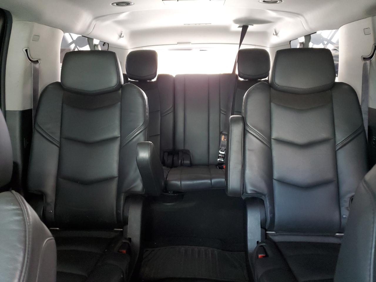 2015 Cadillac Escalade - Image 10