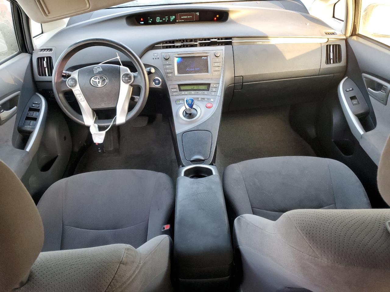 2015 Toyota Prius - Image 8
