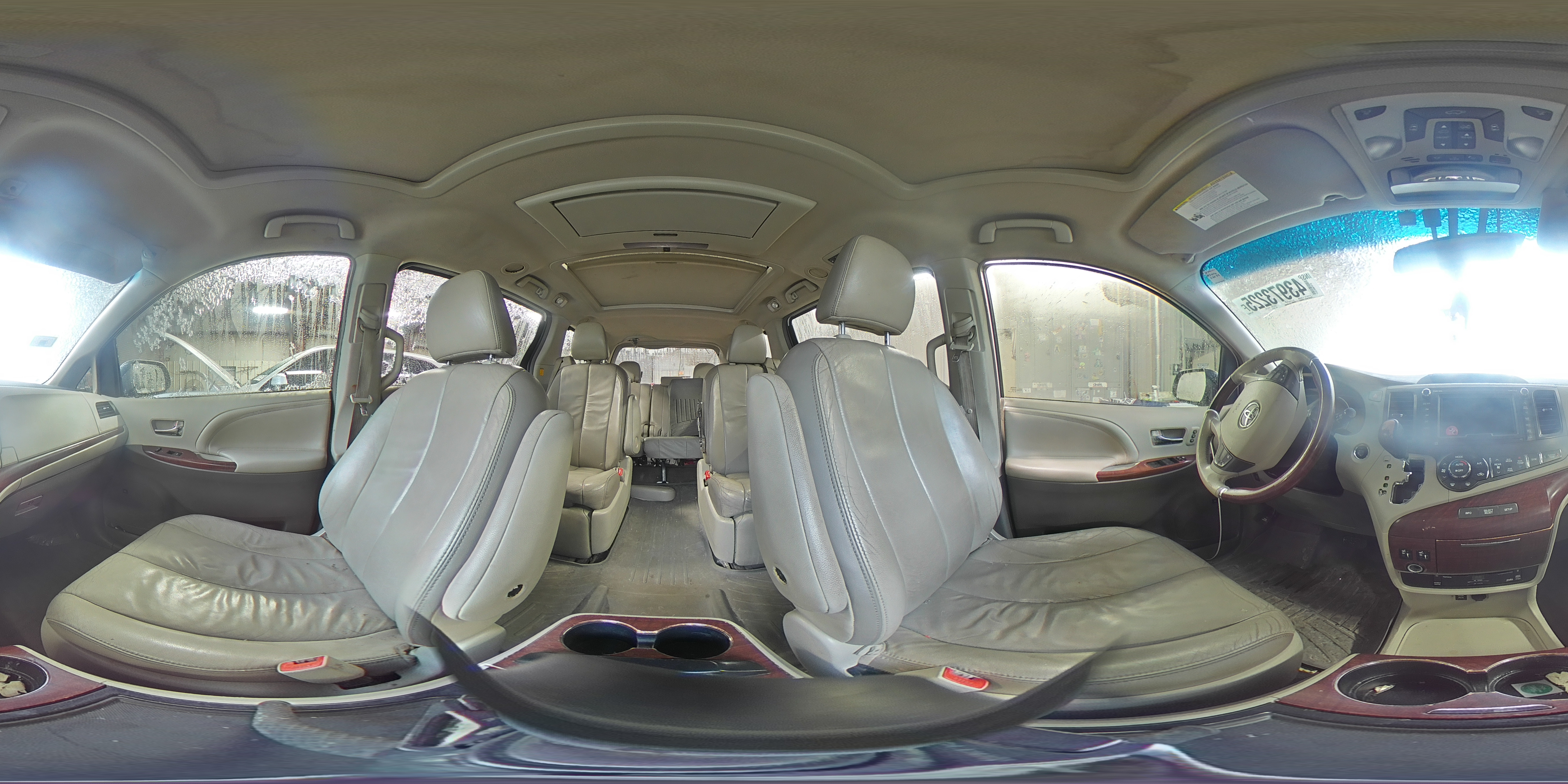 2013 Toyota Sienna - Image 15