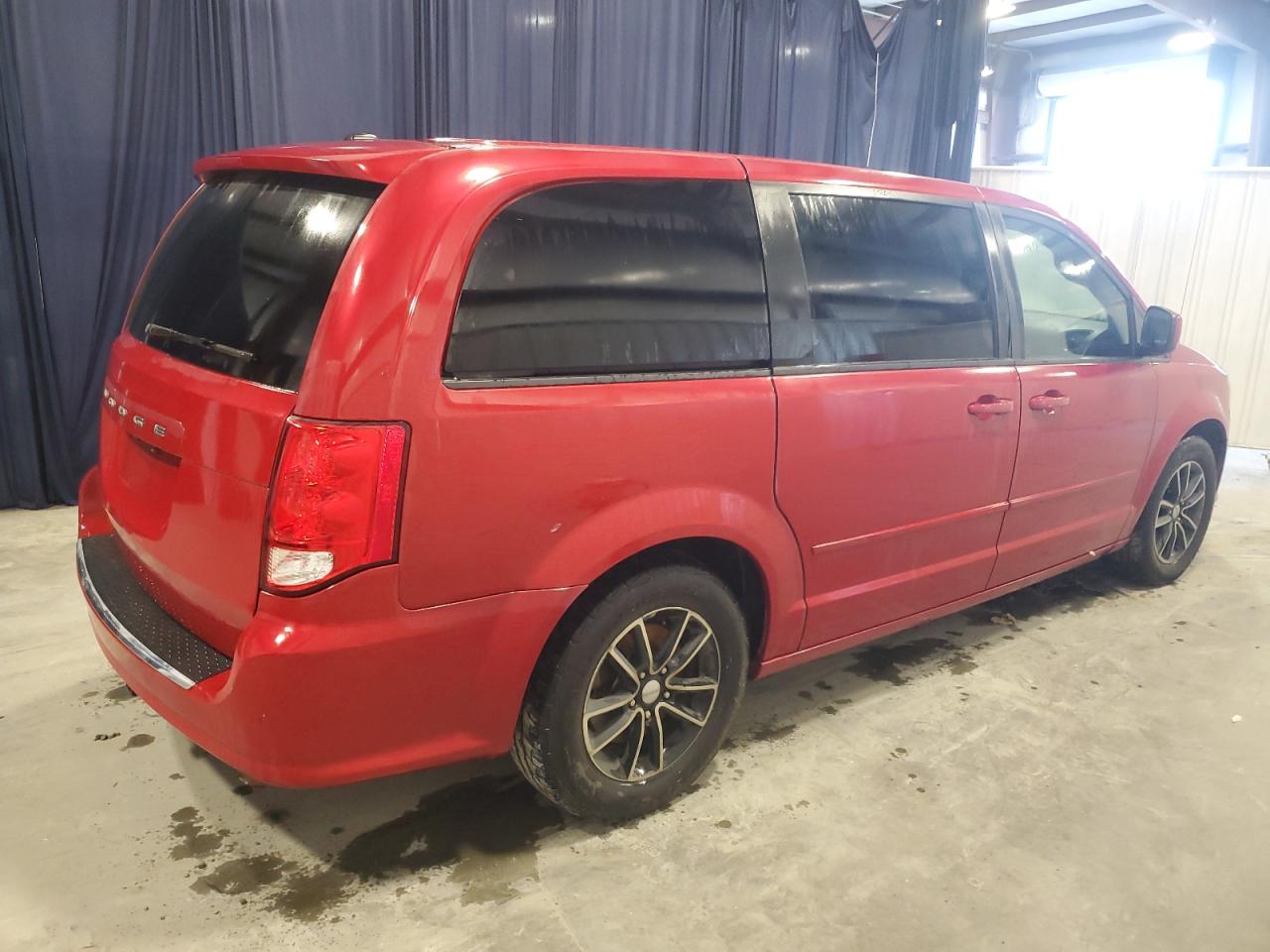 2015 Dodge Caravan - Image 3