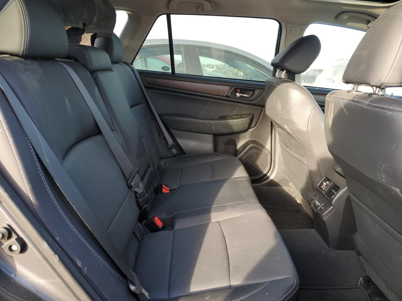 2018 Subaru Outback - Image 10