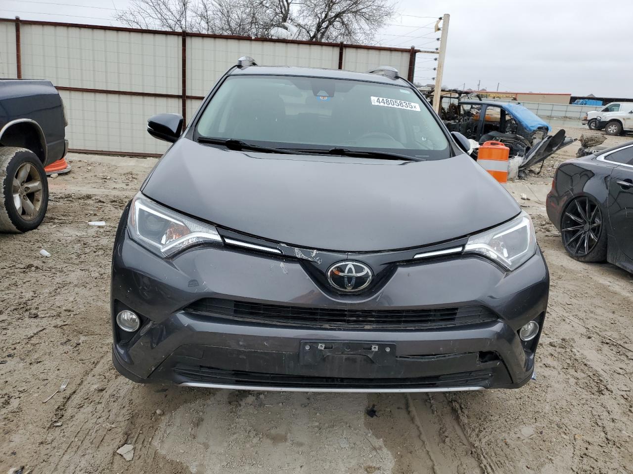 2018 Toyota RAV 4 - Image 5