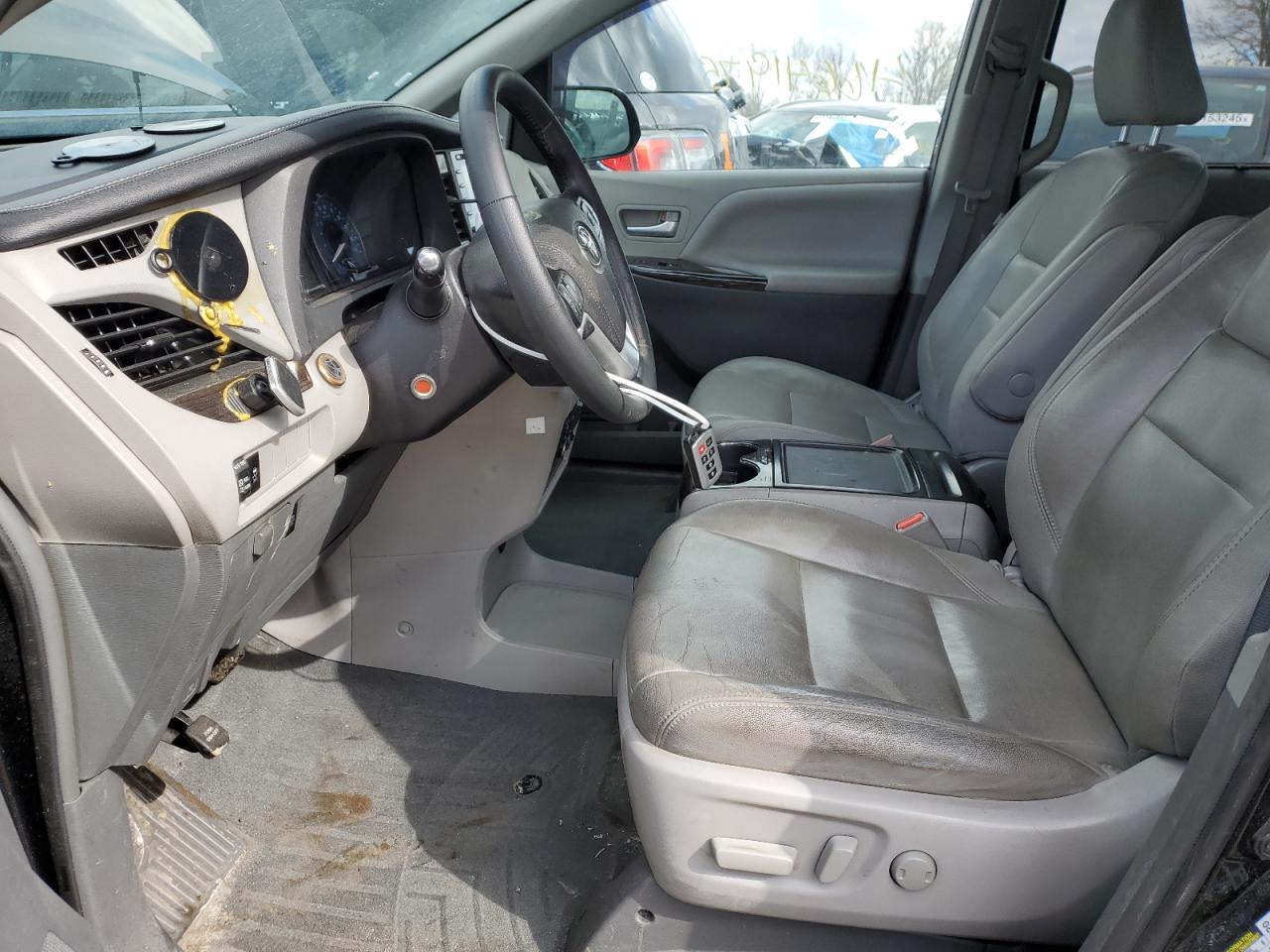 2019 Toyota Sienna - Image 7