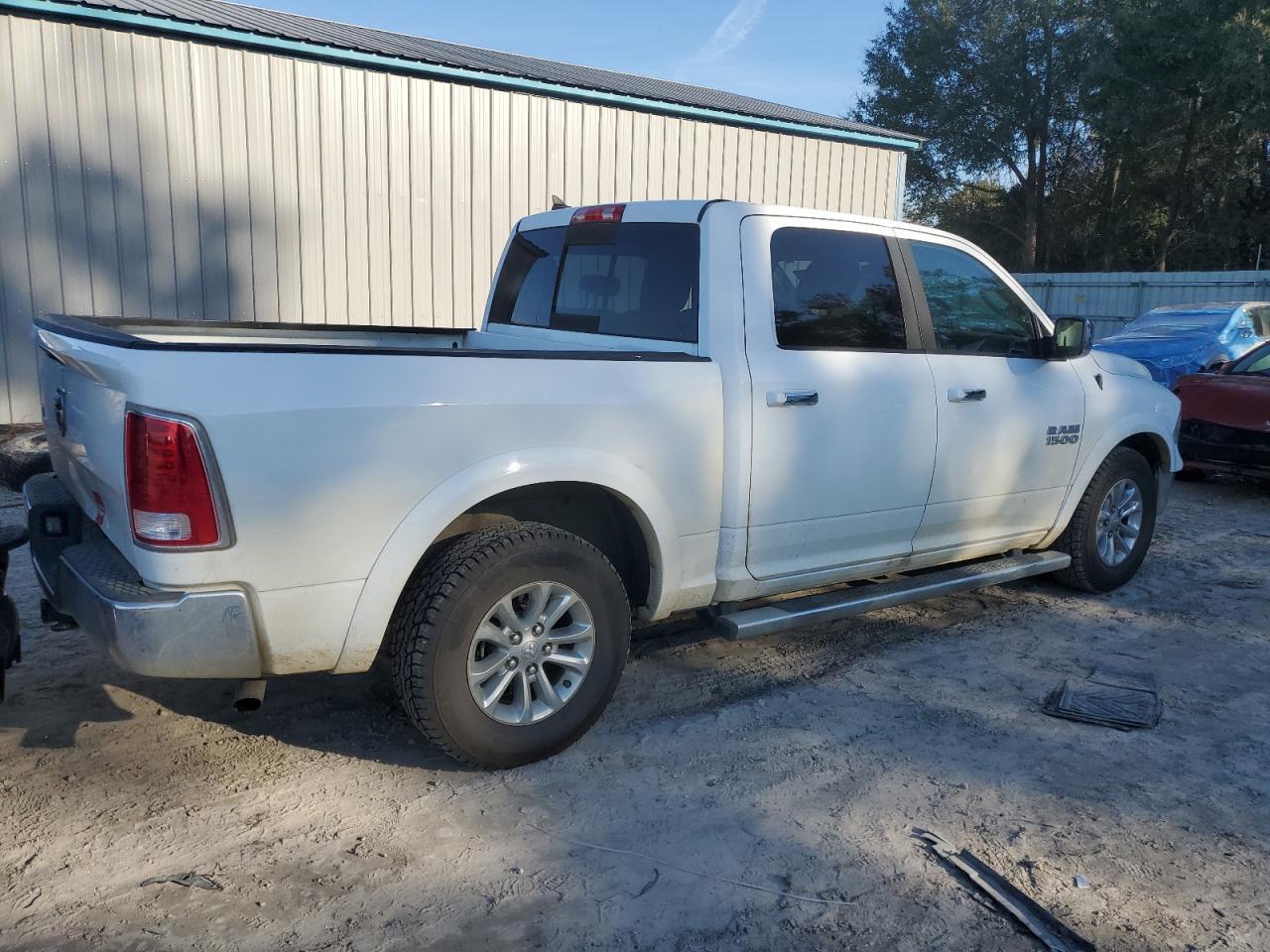 2016 RAM 1500 - Image 3
