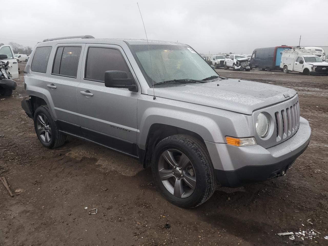 2017 Jeep Liberty (Patriot) - Image 4