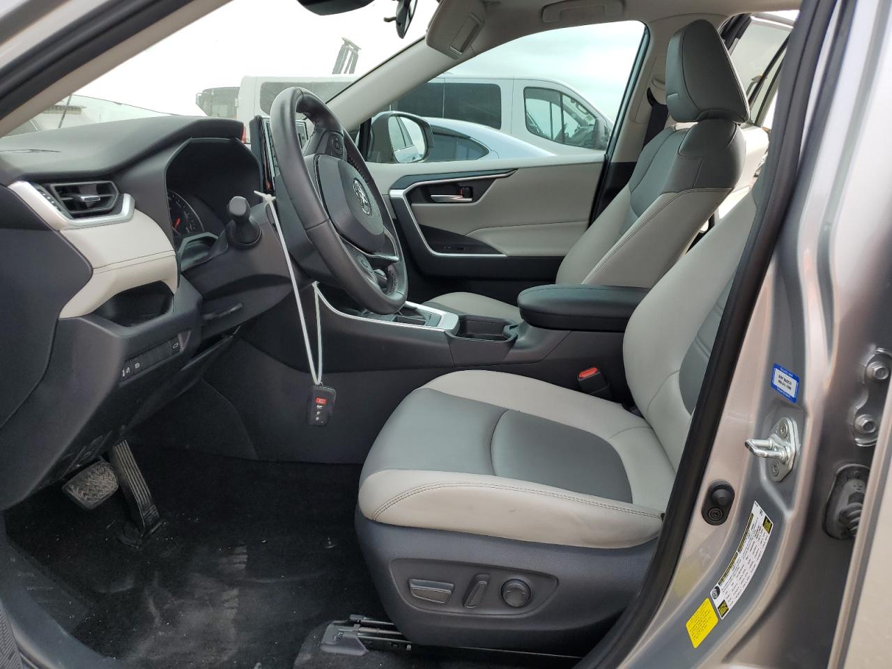 2019 Toyota RAV 4 - Image 7