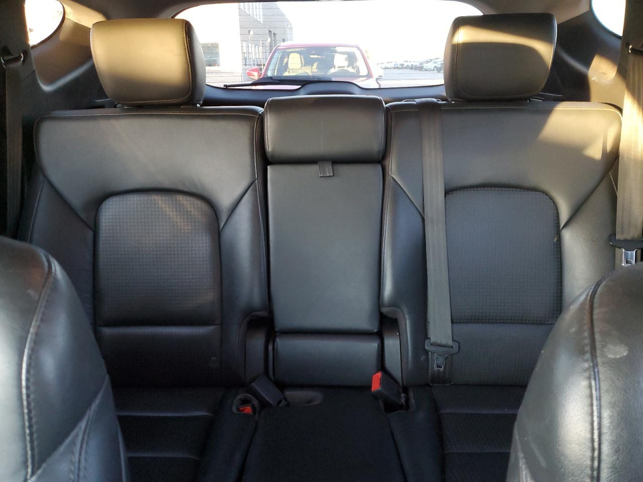 2013 Hyundai Santa Fe - Image 10