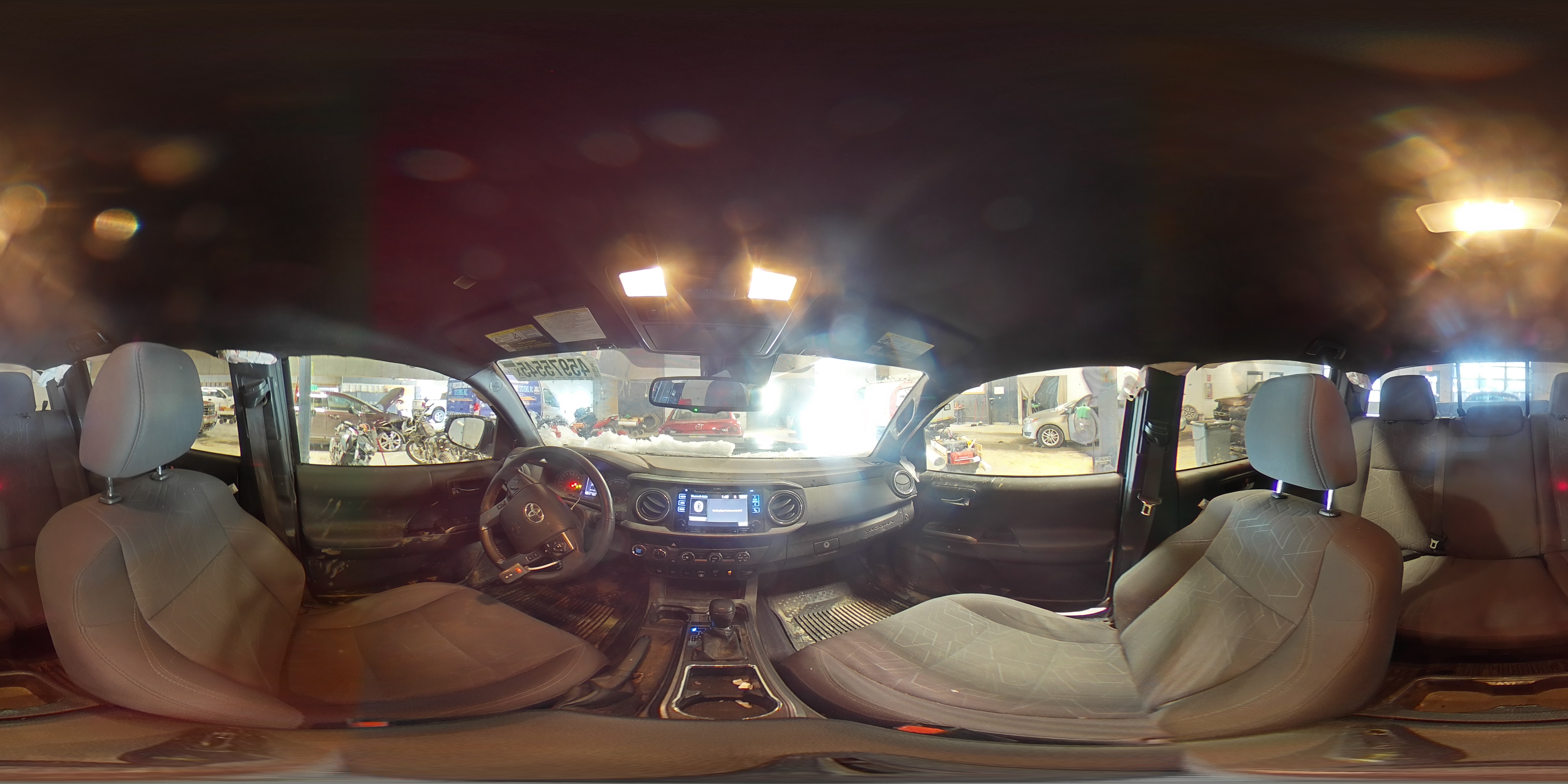 2019 Toyota Tacoma - Image 12