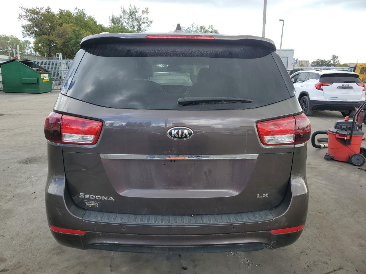 2016 Kia Sedona - Image 6