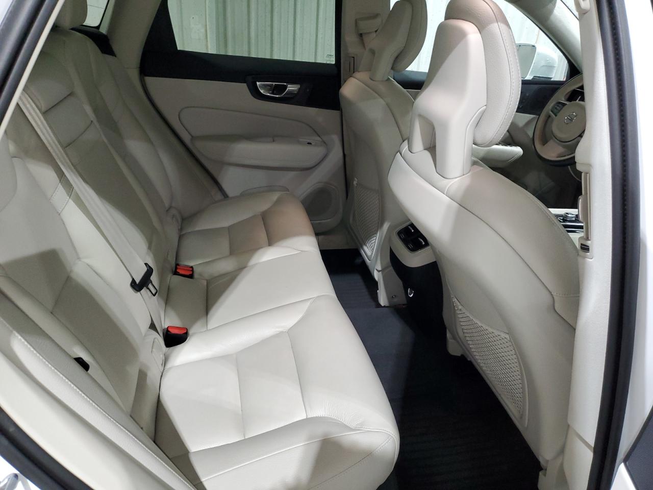 2019 Volvo XC60 - Image 11