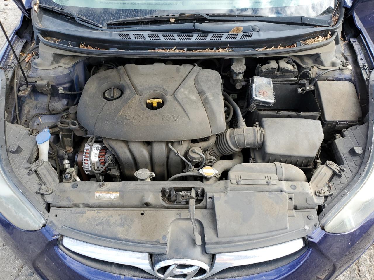 2012 Hyundai Elantra - Image 11