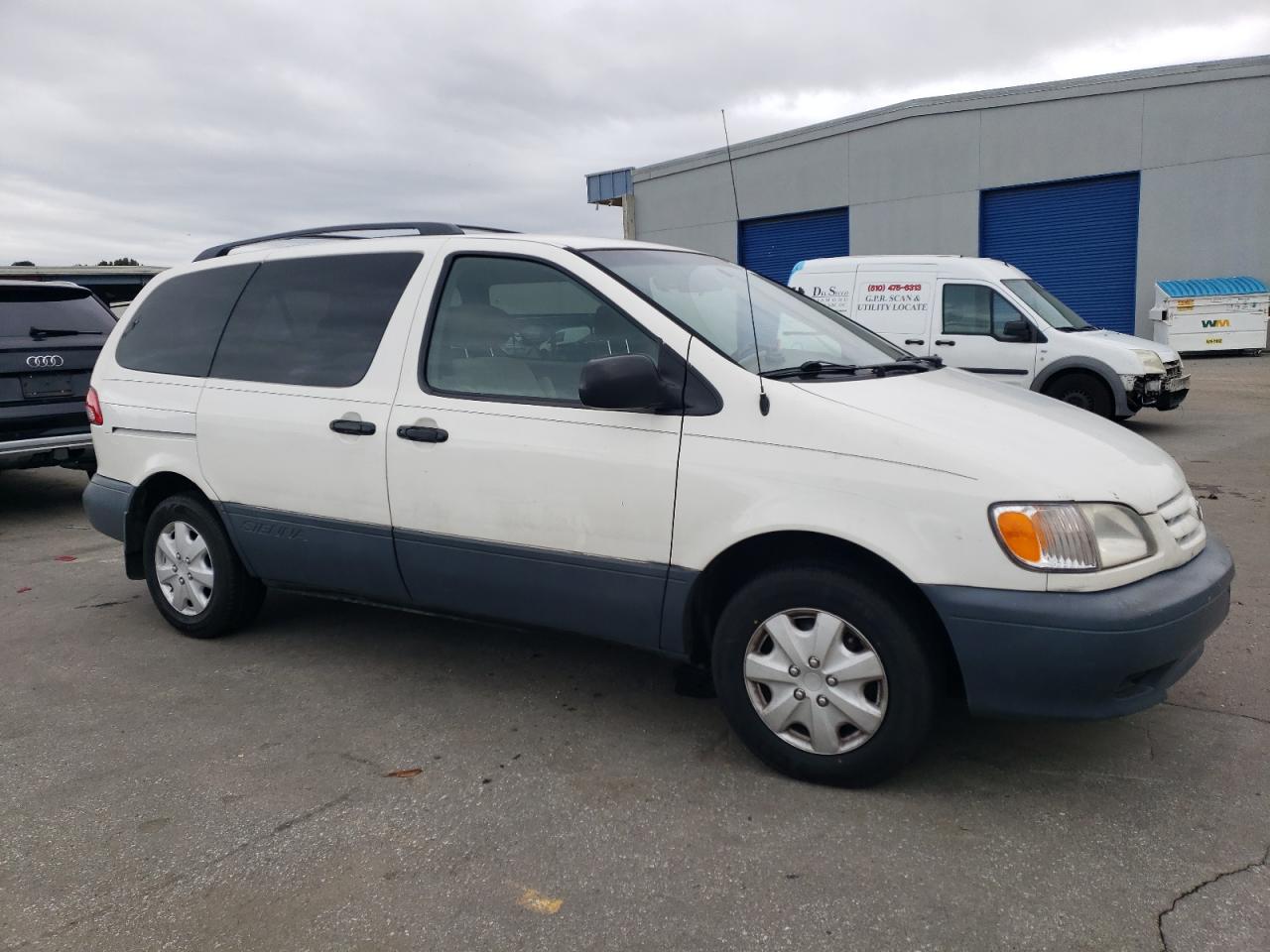 2001 Toyota Sienna - Image 4