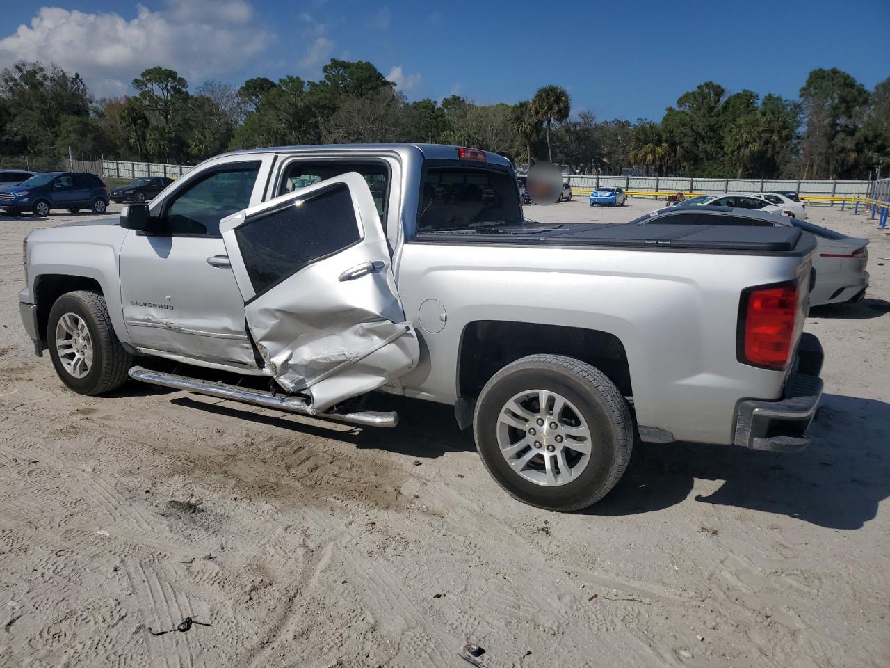 2015 Chevrolet Silverado - Image 2