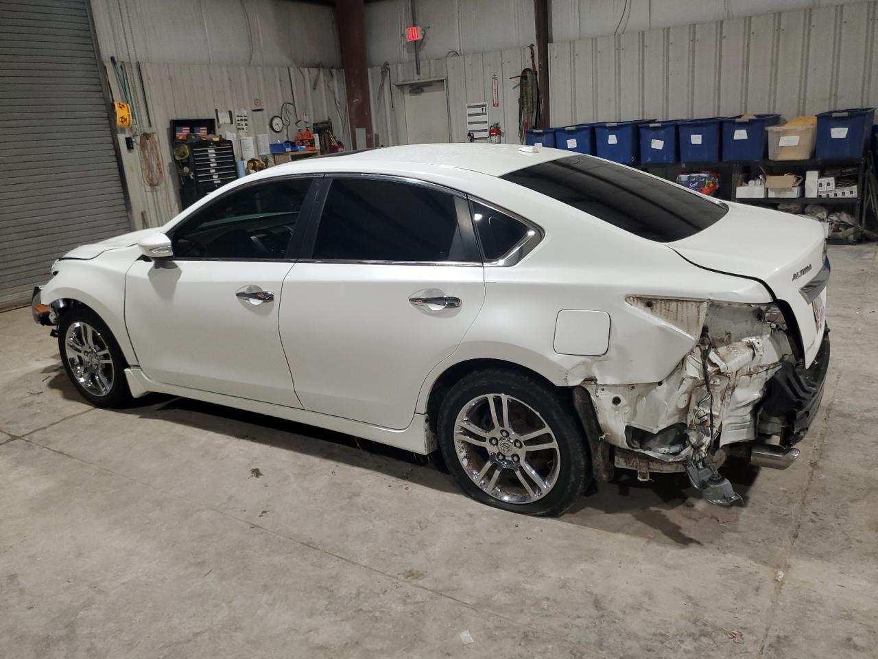 2015 Nissan Altima - Image 2