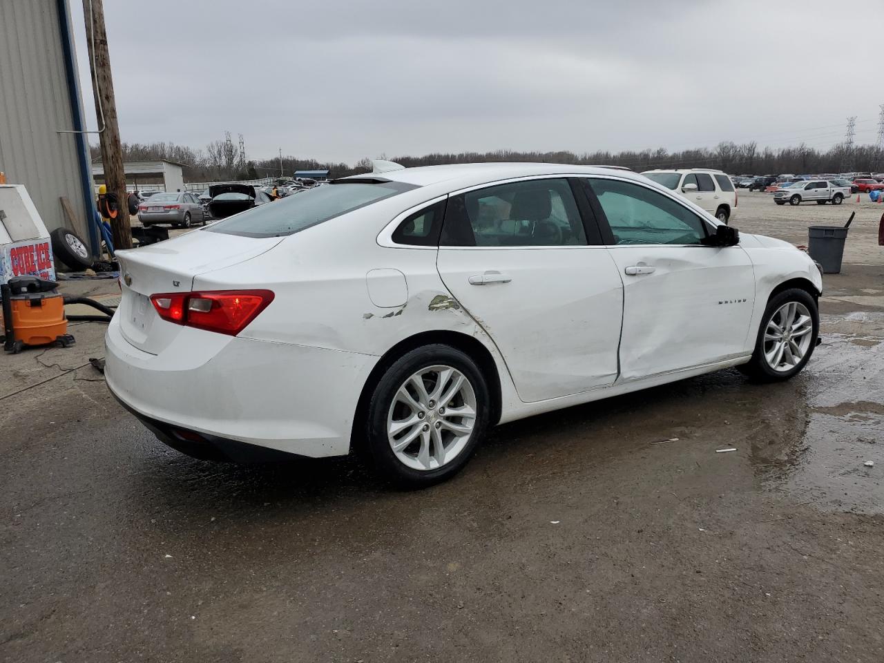 2017 Chevrolet Malibu - Image 3