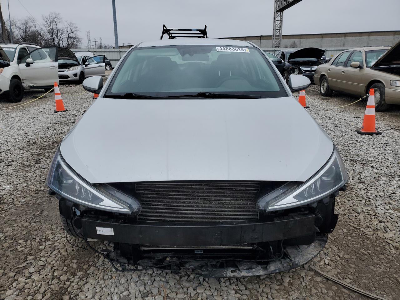 2020 Hyundai Elantra - Image 5